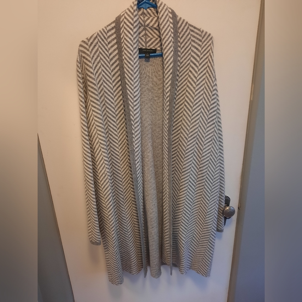 Chevron Patterned Gray Sweater